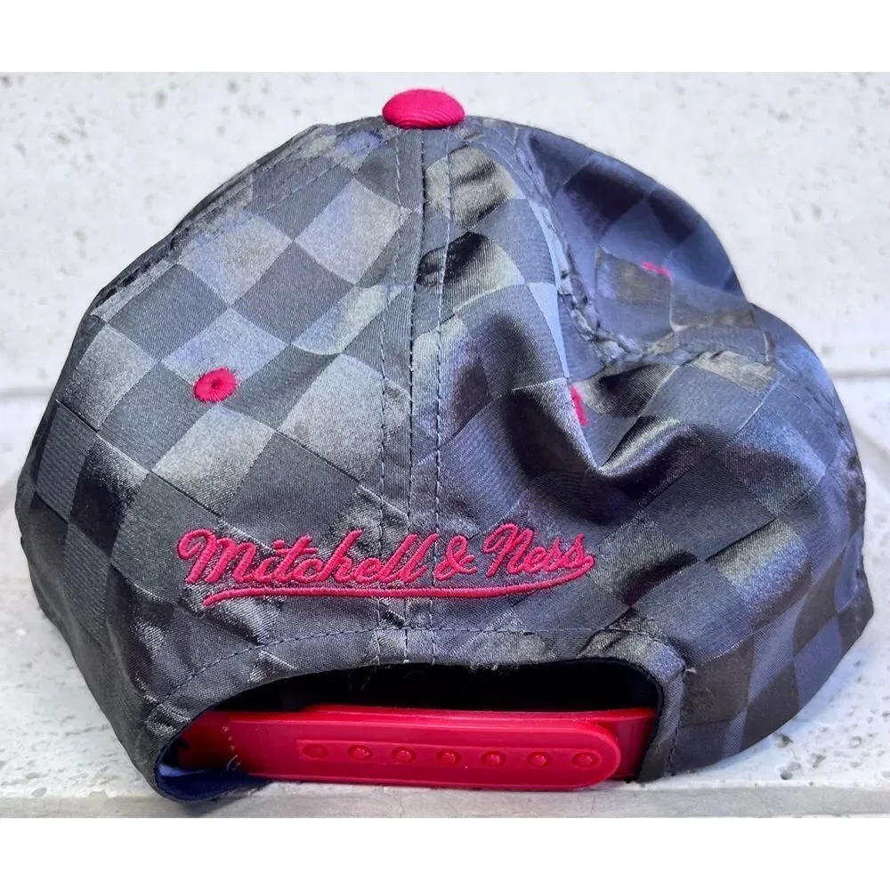 Atlanta Hawks Basketaball Hat Flat Bill Adjustable Strap Red Grey Silver Youth